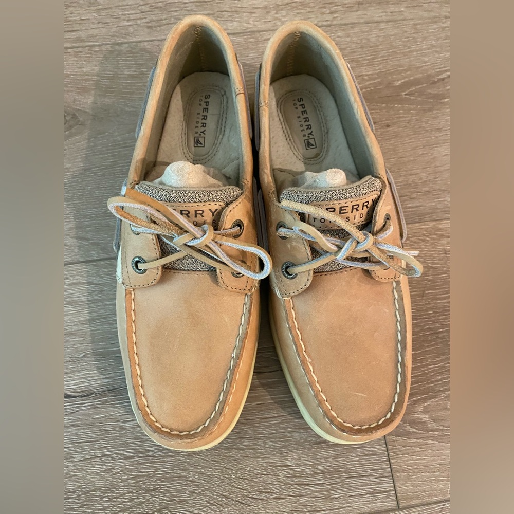 Never Worn Women’s Sperry Leather Shoe